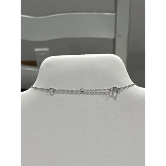 Heart Pendant Necklace Silver Tone Chain Minimalist Modern Fashion Jewelry - Picture 3 of 4